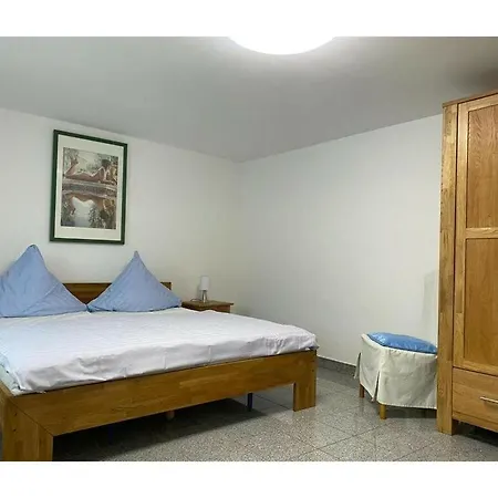 Emely Apartment *